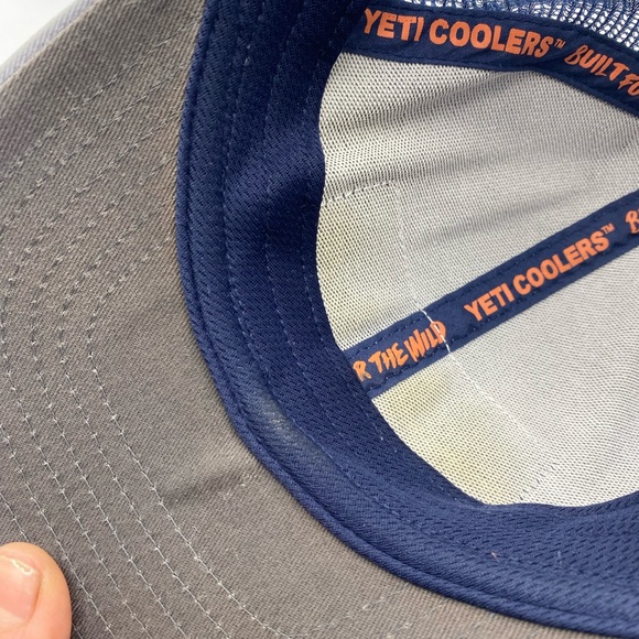 YETI Men's Logo Badge Trucker Hat blue grey pink baseball caps ball cap - Picture 3 of 5